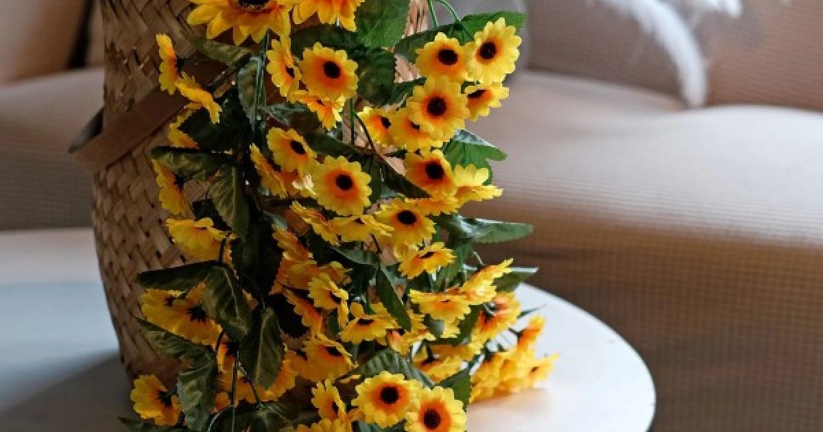 Hanging Flowers Photo Backdrop, Flower Garland on Fishing Line