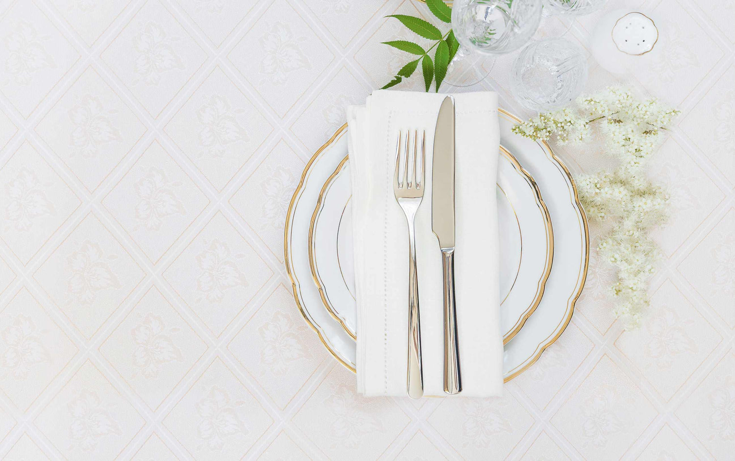 Charger Plates, Gold Charger Plates, Silver Charger Plates, Glass Chargers, Dinner Plate Chargers